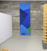Lageplan Blau, 2014<br> Galerie Jutta Idelmann, Acryl/Pigment/Leinwand, 300 x 100 -  Galerie Jutta Idelmann